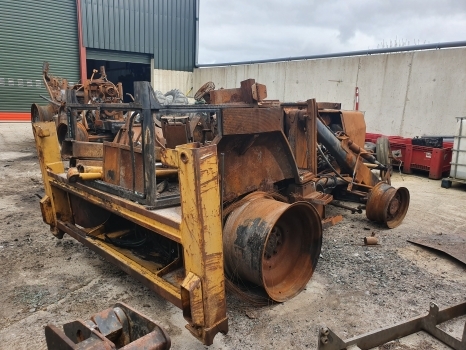 Ford 655c Engine, Front, Rear Axle, Backhoe, Transmission, Hydraulic Parts - حفار متعدد الاستخدام: صور 5 Ford 655c Engine, Front, Rear Axle, Backhoe, Transmission, Hydraulic Parts - حفار متعدد الاستخدام: صور 5