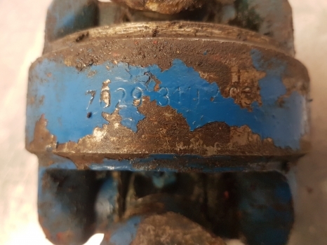 المحور الأمامي - جرار Ford 7710, 6710, Apl345, 350 Front Axle Fwd Drive Yoke Joint Zp7029310403: صور 6