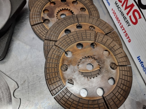 Ford 8430, 7840, 10, 600, 40, New Holland Ts Series, Brake Discs Kit E9nn2a097ba - أقراص الفرامل: صور 4 Ford 8430, 7840, 10, 600, 40, New Holland Ts Series, Brake Discs Kit E9nn2a097ba - أقراص الفرامل: صور 4