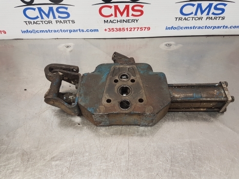 Ford 8700, 9700, Tw Series Tw15 Hydraulic Remote Valve E2nnb950ea - صمامات هيدروليكية - جرار: صور 1 Ford 8700, 9700, Tw Series Tw15 Hydraulic Remote Valve E2nnb950ea - صمامات هيدروليكية - جرار: صور 1