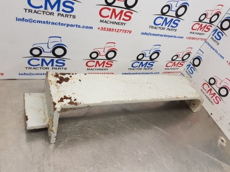 Ford New Holland 2000, 3000, 5100, 4600, 6600 Mudguard Bracket Support 81822981 - درابزين - جرار: صور 1 Ford New Holland 2000, 3000, 5100, 4600, 6600 Mudguard Bracket Support 81822981 - درابزين - جرار: صور 1