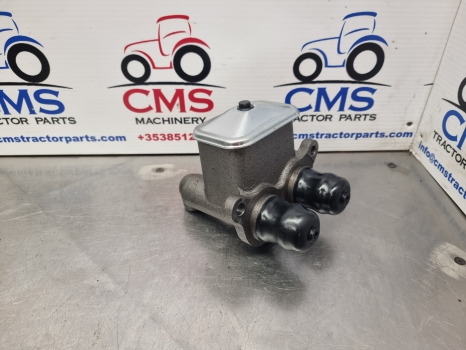 Ford Tw10, Tw Series, 9600 Brake Master Cylinder C7nn2140a, D3nn2140a - اسطوانة الفرامل - الآلات والماكينات الزراعية: صور 1 Ford Tw10, Tw Series, 9600 Brake Master Cylinder C7nn2140a, D3nn2140a - اسطوانة الفرامل - الآلات والماكينات الزراعية: صور 1