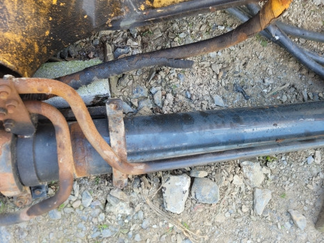 Hyundai Hx220lc Boom Lift Ram Cylinder 31k6-50110, 31k6-50120, 31y1-45410 - الاسطوانة الهيدروليكية - حفارة: صور 3 Hyundai Hx220lc Boom Lift Ram Cylinder 31k6-50110, 31k6-50120, 31y1-45410 - الاسطوانة الهيدروليكية - حفارة: صور 3