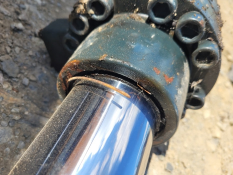 Hyundai Hx220lc Boom Lift Ram Cylinder 31k6-50110, 31k6-50120, 31y1-45410 - الاسطوانة الهيدروليكية - حفارة: صور 5 Hyundai Hx220lc Boom Lift Ram Cylinder 31k6-50110, 31k6-50120, 31y1-45410 - الاسطوانة الهيدروليكية - حفارة: صور 5