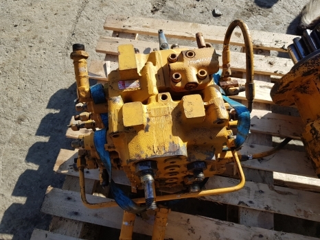 Hyundai Robex 130lc-3 Main Hydraulic Control Valve Assy 31e6-00050; Ux22-38; - صمامات هيدروليكية - حفارة: صور 1 Hyundai Robex 130lc-3 Main Hydraulic Control Valve Assy 31e6-00050; Ux22-38; - صمامات هيدروليكية - حفارة: صور 1