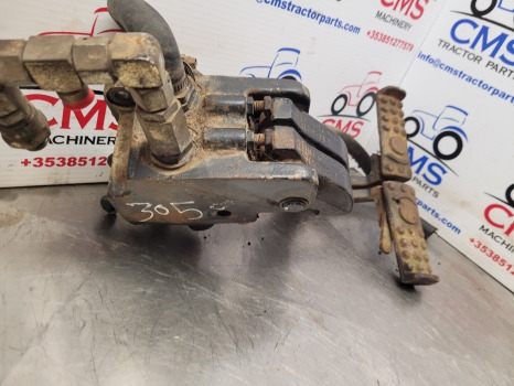 John Deere 3050, 3350, 3040 Sg2 Cab Brake Master Cylinder, Pedal Kit Al33145 - أجزاء الفرامل - الآلات والماكينات الزراعية: صور 2 John Deere 3050, 3350, 3040 Sg2 Cab Brake Master Cylinder, Pedal Kit Al33145 - أجزاء الفرامل - الآلات والماكينات الزراعية: صور 2