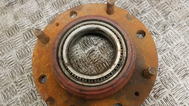 John Deere 3200 ,3400 Hub Bolt Plate Z72470 - محاور - جرار: صور 4 John Deere 3200 ,3400 Hub Bolt Plate Z72470 - محاور - جرار: صور 4