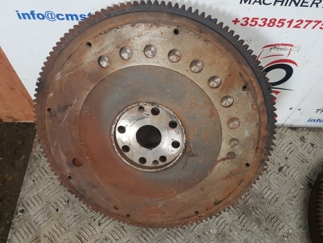 John Deere 3220, 3215, 3415, 3420 Telehandler Flywheel Assy R516568, R516568 - دولاب الموازنة - رافعة تلسكوبية: صور 5 John Deere 3220, 3215, 3415, 3420 Telehandler Flywheel Assy R516568, R516568 - دولاب الموازنة - رافعة تلسكوبية: صور 5