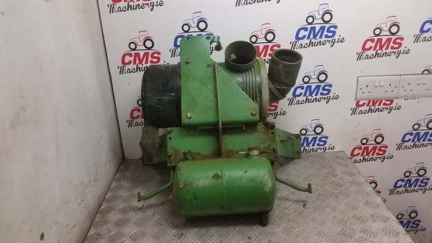 John Deere 3350, 2250 Air Cleaner And Hydraulic Reservoir Al55540, Al66857 - فلتر الهواء - جرار: صور 1 John Deere 3350, 2250 Air Cleaner And Hydraulic Reservoir Al55540, Al66857 - فلتر الهواء - جرار: صور 1