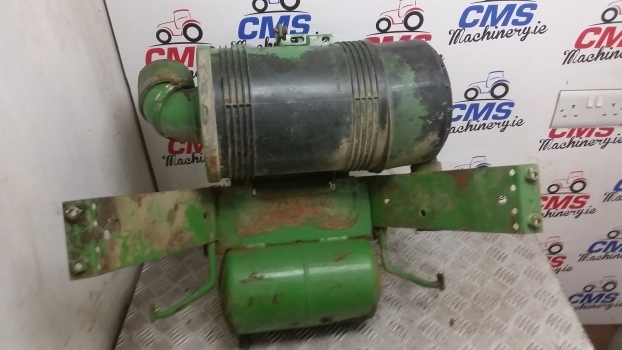 John Deere 3350, 2250 Air Cleaner And Hydraulic Reservoir Al55540, Al66857 - فلتر الهواء - جرار: صور 4 John Deere 3350, 2250 Air Cleaner And Hydraulic Reservoir Al55540, Al66857 - فلتر الهواء - جرار: صور 4