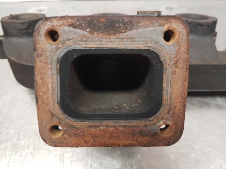 John Deere 6110 Exhaust Manifold R515588, R515588 - مشعب العادم - جرار: صور 3 John Deere 6110 Exhaust Manifold R515588, R515588 - مشعب العادم - جرار: صور 3