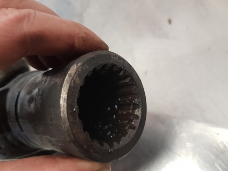 John Deere 6820, 6920, 7330, 6930 Universal Driveshaft Al175567, Al170005 - نصف رمح - جرار: صور 4 John Deere 6820, 6920, 7330, 6930 Universal Driveshaft Al175567, Al170005 - نصف رمح - جرار: صور 4