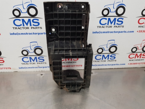 John Deere 6r 185, 6r, 6m Series, Reservoir Holder L220904 - مساحة الزجاج الأمامي: صور 2 John Deere 6r 185, 6r, 6m Series, Reservoir Holder L220904 - مساحة الزجاج الأمامي: صور 2