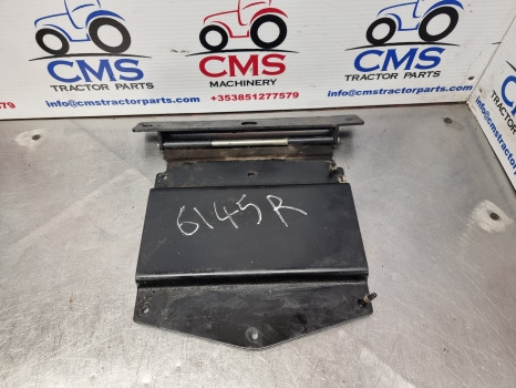 John Deere 6r, 6m Series, 6145r, 6130r Bonnet, Hood Hinge Bracket Al207042 - هيكل السيارة الخارجية: صور 1 John Deere 6r, 6m Series, 6145r, 6130r Bonnet, Hood Hinge Bracket Al207042 - هيكل السيارة الخارجية: صور 1