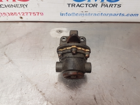 Lamboghini 1056, R1156, R1256,r550 Fuel Lift Pump 2.4519.209.0, 0.003.8319.6/10 - مضخات الوقود - جرار: صور 1 Lamboghini 1056, R1156, R1256,r550 Fuel Lift Pump 2.4519.209.0, 0.003.8319.6/10 - مضخات الوقود - جرار: صور 1