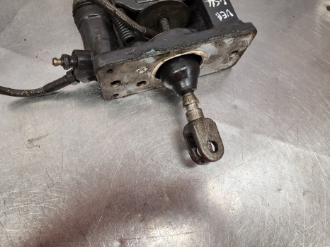 Landini Vision 105, Mythos, Brake Slave Cylinder Assy 3537812m91, 3531277m91 - اسطوانة الفرامل - الآلات والماكينات الزراعية: صور 3 Landini Vision 105, Mythos, Brake Slave Cylinder Assy 3537812m91, 3531277m91 - اسطوانة الفرامل - الآلات والماكينات الزراعية: صور 3
