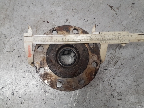 Manitou Maniscopic Dana Spicer Clark Hurth Axle Input Flange 717.14.046.01 - المحور و قطع الغيار - رافعة تلسكوبية: صور 3 Manitou Maniscopic Dana Spicer Clark Hurth Axle Input Flange 717.14.046.01 - المحور و قطع الغيار - رافعة تلسكوبية: صور 3