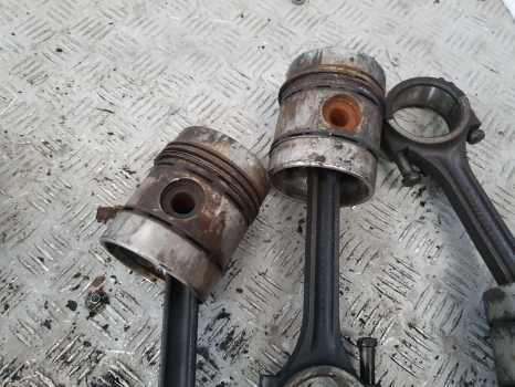 Massey Ferguson 135, 140, 145 Ad3.152 Pistons Set, Con Rod, 82111, 84774, 84957 - ديترويت/ خواتم/ البطانات - جرار: صور 2 Massey Ferguson 135, 140, 145 Ad3.152 Pistons Set, Con Rod, 82111, 84774, 84957 - ديترويت/ خواتم/ البطانات - جرار: صور 2