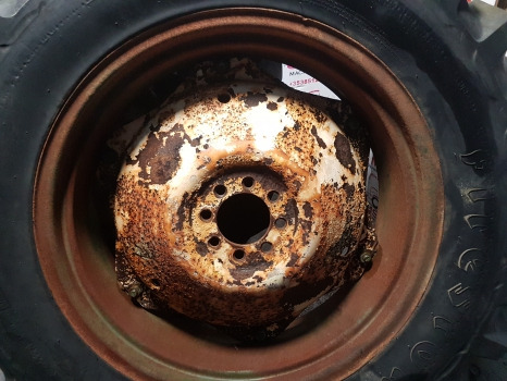 Massey Ferguson 135, 35 David Brown, Ford 2000, 3000 Wheel Pair 12.4-23 - عجلات - الآلات والماكينات الزراعية: صور 3 Massey Ferguson 135, 35 David Brown, Ford 2000, 3000 Wheel Pair 12.4-23 - عجلات - الآلات والماكينات الزراعية: صور 3