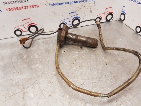 Massey Ferguson 3000, 5400, 6100, 6200, 6400 Ser 6160 Load Sensor Pin 3713763m1 - مِکشاف - جرار: صور 3 Massey Ferguson 3000, 5400, 6100, 6200, 6400 Ser 6160 Load Sensor Pin 3713763m1 - مِکشاف - جرار: صور 3
