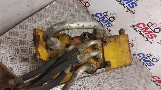 Massey Ferguson 50b Hydraulic Distribution Valve Assembly D100842 - صمامات هيدروليكية - حفار متعدد الاستخدام: صور 5 Massey Ferguson 50b Hydraulic Distribution Valve Assembly D100842 - صمامات هيدروليكية - حفار متعدد الاستخدام: صور 5