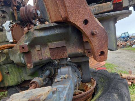 Massey Ferguson 5450 Front Axle Support Frame Bolster - المحور الأمامي - الآلات والماكينات الزراعية: صور 2 Massey Ferguson 5450 Front Axle Support Frame Bolster - المحور الأمامي - الآلات والماكينات الزراعية: صور 2