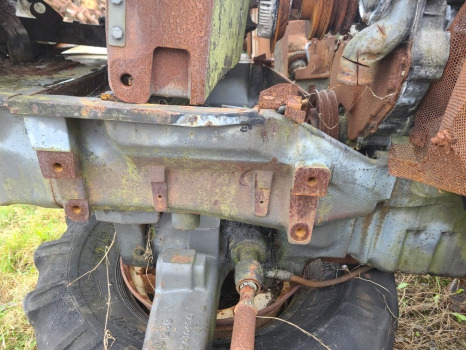 Massey Ferguson 5450 Front Axle Support Frame Bolster - المحور الأمامي - الآلات والماكينات الزراعية: صور 1 Massey Ferguson 5450 Front Axle Support Frame Bolster - المحور الأمامي - الآلات والماكينات الزراعية: صور 1