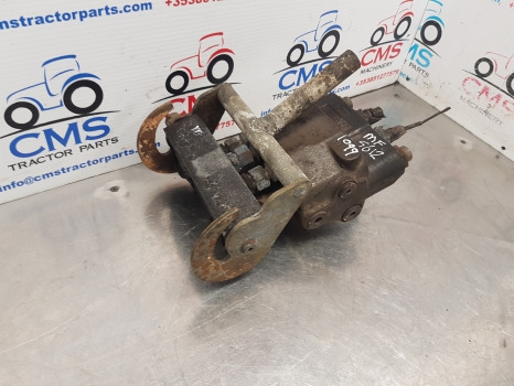 Massey Ferguson 5612, 5611, 5613, Hydraulic Distributor For Parts Only 4381634m3 - علم السوائل المتحركة: صور 2 Massey Ferguson 5612, 5611, 5613, Hydraulic Distributor For Parts Only 4381634m3 - علم السوائل المتحركة: صور 2