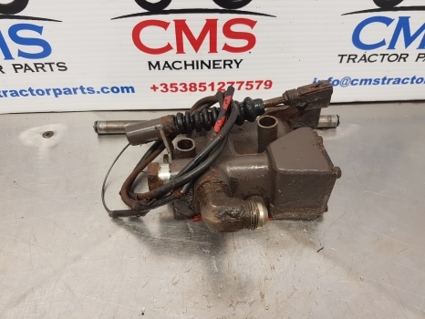 Massey Ferguson 675, 399, 372n, 375, 4225, 4255 Hydraulic Valve Assy 1679099m95 - صمامات هيدروليكية - جرار: صور 1 Massey Ferguson 675, 399, 372n, 375, 4225, 4255 Hydraulic Valve Assy 1679099m95 - صمامات هيدروليكية - جرار: صور 1