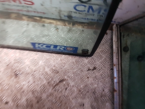 Massey Ferguson 690, 665, 698, 699 Cab Front Glass Windscreen Tg1246 - الزجاج الأمامي - جرار: صور 4 Massey Ferguson 690, 665, 698, 699 Cab Front Glass Windscreen Tg1246 - الزجاج الأمامي - جرار: صور 4