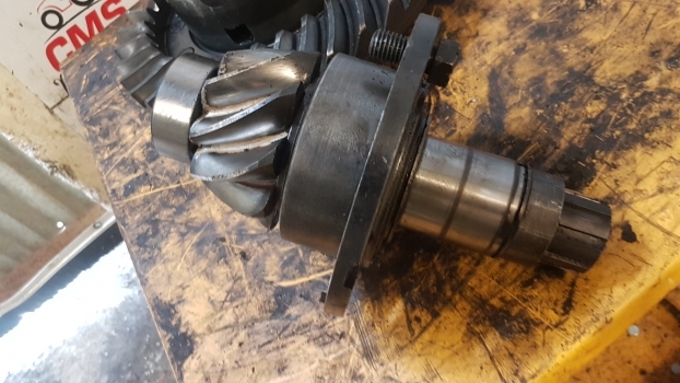 Massey Ferguson 690 Rear Axle Bevel Gear Differential 9x35 1665440m92, 893223m2 - التفاضلية والعتاد - جرار: صور 4 Massey Ferguson 690 Rear Axle Bevel Gear Differential 9x35 1665440m92, 893223m2 - التفاضلية والعتاد - جرار: صور 4