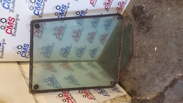 Massey Ferguson 699, Landini Cab Door Glass Rhs Lhs 3301841m3 , 3301845m3. - باب و قطع الغيار - جرار: صور 2 Massey Ferguson 699, Landini Cab Door Glass Rhs Lhs 3301841m3 , 3301845m3. - باب و قطع الغيار - جرار: صور 2