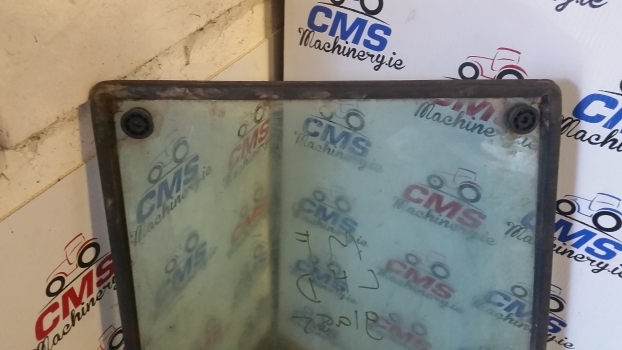 Massey Ferguson 699, Landini Cab Door Glass Rhs Lhs 3301841m3 , 3301845m3. - باب و قطع الغيار - جرار: صور 4 Massey Ferguson 699, Landini Cab Door Glass Rhs Lhs 3301841m3 , 3301845m3. - باب و قطع الغيار - جرار: صور 4