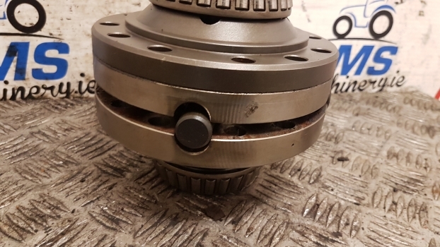 Massey Ferguson 8150, 8160 Front Axle Differential Assy 3429721m91 - التفاضلية والعتاد - جرار: صور 3 Massey Ferguson 8150, 8160 Front Axle Differential Assy 3429721m91 - التفاضلية والعتاد - جرار: صور 3
