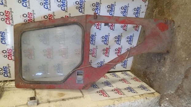 Massey Ferguson Cab Door Right - باب و قطع الغيار - جرار: صور 1 Massey Ferguson Cab Door Right - باب و قطع الغيار - جرار: صور 1