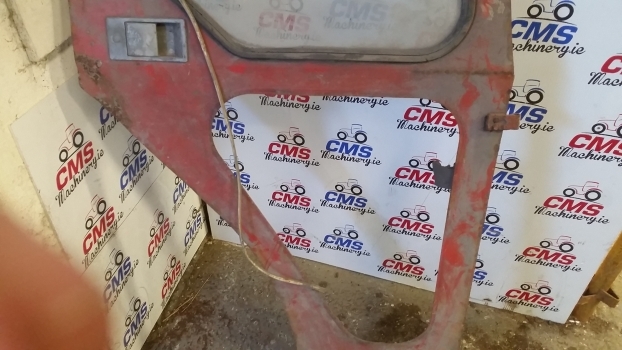 Massey Ferguson Cab Door Right - باب و قطع الغيار - جرار: صور 3 Massey Ferguson Cab Door Right - باب و قطع الغيار - جرار: صور 3