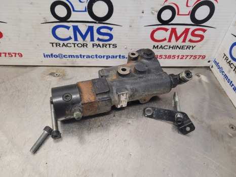 New Holland T5.110, T5.120, T5.130 Trailer Brake Valve 47566037, R917009740 - أجزاء الفرامل: صور 1 New Holland T5.110, T5.120, T5.130 Trailer Brake Valve 47566037, R917009740 - أجزاء الفرامل: صور 1