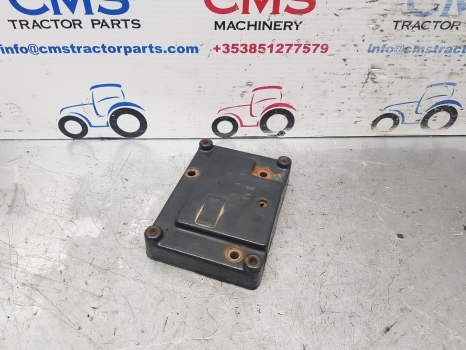 New Holland T5, T6 5.95, T5.105, T5.115 Spool Valve Top End Plate 5192188 - صمامات هيدروليكية - جرار: صور 4 New Holland T5, T6 5.95, T5.105, T5.115 Spool Valve Top End Plate 5192188 - صمامات هيدروليكية - جرار: صور 4