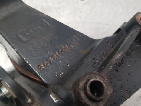 New Holland T6, T6000, T7.200 Case Air Conditioning Compressor Bracket 84221441 - كمبروسر مكيف - جرار: صور 3 New Holland T6, T6000, T7.200 Case Air Conditioning Compressor Bracket 84221441 - كمبروسر مكيف - جرار: صور 3