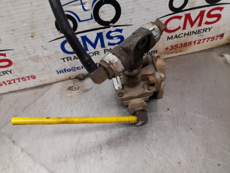 New Holland T7030 Air Trailer Brake Valve, Check Valve 82033387, 9735000000, - صمام الفرامل - الآلات والماكينات الزراعية: صور 4 New Holland T7030 Air Trailer Brake Valve, Check Valve 82033387, 9735000000, - صمام الفرامل - الآلات والماكينات الزراعية: صور 4