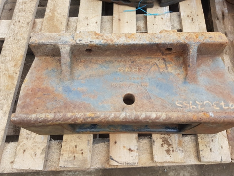 New Holland Tl70, Tl80,tl100 Series Main Weight Carrier Block 87302955, 47129560 - ثقل موازن: صور 1 New Holland Tl70, Tl80,tl100 Series Main Weight Carrier Block 87302955, 47129560 - ثقل موازن: صور 1