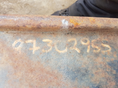 New Holland Tl70, Tl80,tl100 Series Main Weight Carrier Block 87302955, 47129560 - ثقل موازن: صور 3 New Holland Tl70, Tl80,tl100 Series Main Weight Carrier Block 87302955, 47129560 - ثقل موازن: صور 3