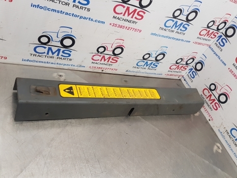 New Holland Tm Series Tm120, Tm130, Tm140, Tm155 Cab Interior Panel 82018824 - الكابينة والداخلية - جرار: صور 5 New Holland Tm Series Tm120, Tm130, Tm140, Tm155 Cab Interior Panel 82018824 - الكابينة والداخلية - جرار: صور 5