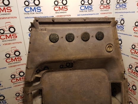 New Holland Tm Series Tm135, Tm125, Tm155 Inner Roof Lining 82014976, 87596033 - الكابينة والداخلية - جرار: صور 2 New Holland Tm Series Tm135, Tm125, Tm155 Inner Roof Lining 82014976, 87596033 - الكابينة والداخلية - جرار: صور 2