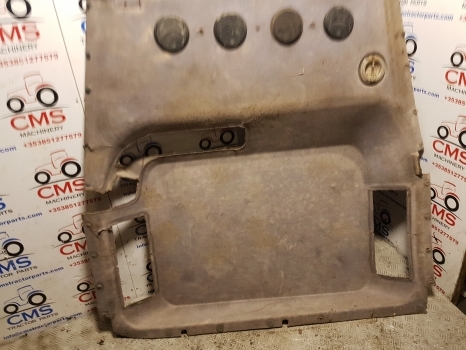 New Holland Tm Series Tm135, Tm125, Tm155 Inner Roof Lining 82014976, 87596033 - الكابينة والداخلية - جرار: صور 3 New Holland Tm Series Tm135, Tm125, Tm155 Inner Roof Lining 82014976, 87596033 - الكابينة والداخلية - جرار: صور 3