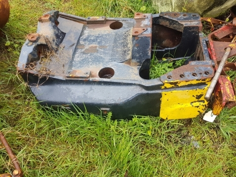 New Holland Tm140, Tm, Case Mxm 4wd Front Axle Support 82031504, 82037028 - محاور - جرار: صور 4 New Holland Tm140, Tm, Case Mxm 4wd Front Axle Support 82031504, 82037028 - محاور - جرار: صور 4