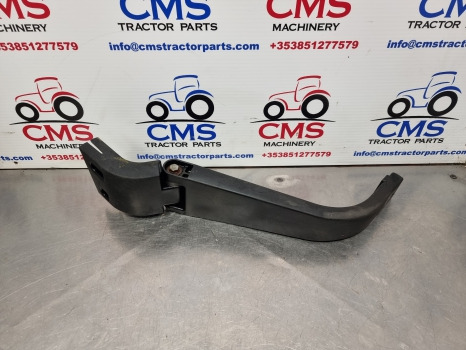 New Holland Ts115a, Tsa Series, Mirror Arm Lhs 82032644 - المرآة الخلفية - الآلات والماكينات الزراعية: صور 1 New Holland Ts115a, Tsa Series, Mirror Arm Lhs 82032644 - المرآة الخلفية - الآلات والماكينات الزراعية: صور 1