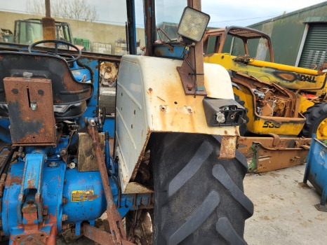 الكبائن Sold Ford 2600, 3600, 4600, 4610 Complete Fritzmeier Cab M901 Sold: صور 9 الكبائن Sold Ford 2600, 3600, 4600, 4610 Complete Fritzmeier Cab M901 Sold: صور 9