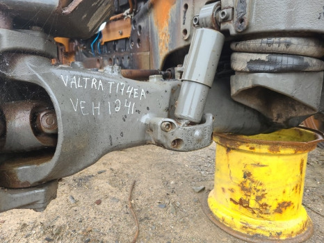 Valtra T174ea Dana Spicer 740/560 Front Axle Housing Rhs 755.01.059.61, 755.01.759.01 - المحور الأمامي - الآلات والماكينات الزراعية: صور 1 Valtra T174ea Dana Spicer 740/560 Front Axle Housing Rhs 755.01.059.61, 755.01.759.01 - المحور الأمامي - الآلات والماكينات الزراعية: صور 1