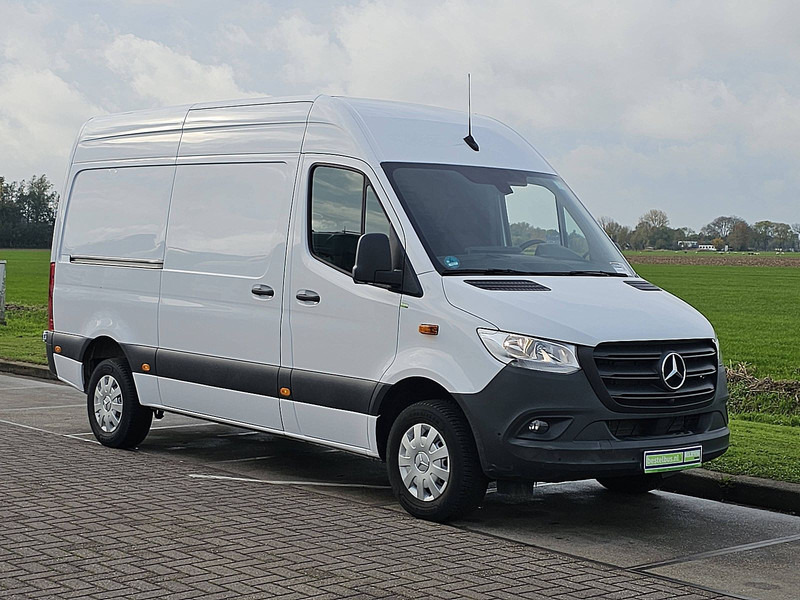 Mercedes-Benz Sprinter 317 L2H2 Mbux Navi RWD! - فان: صور 4 Mercedes-Benz Sprinter 317 L2H2 Mbux Navi RWD! - فان: صور 4
